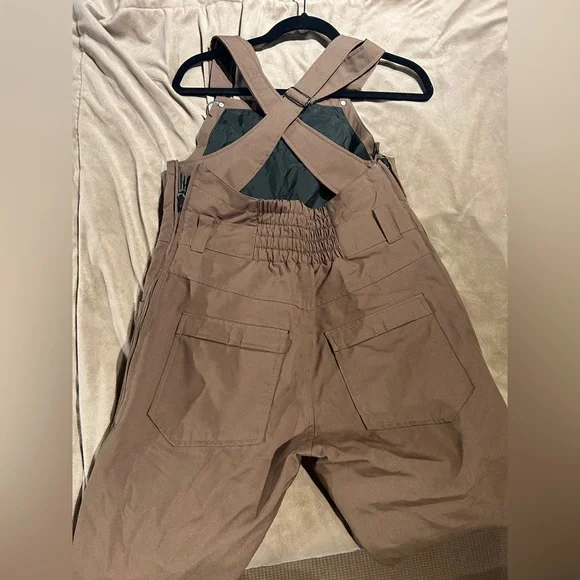 Burton Women’s Avalon Snowboard bibs in green** - Picture 2 of 4